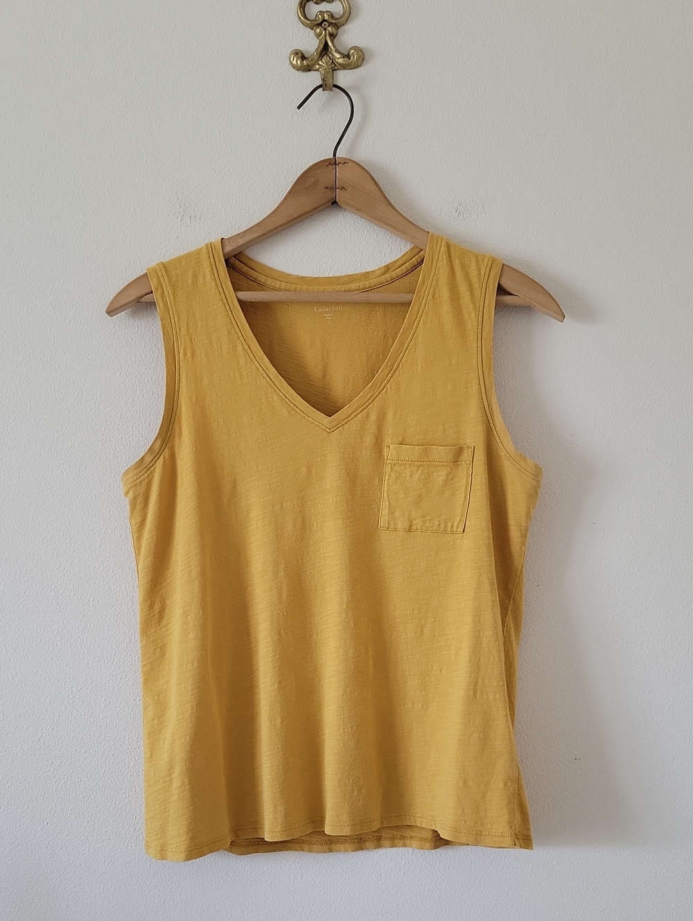 Garnet Hill Mustard Yellow Pima Cotton Sleeveless Vneck Tee Size Small